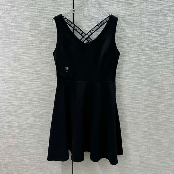 入手困難ディオール n級品 プリート ロングドレス ワンピース dee38618